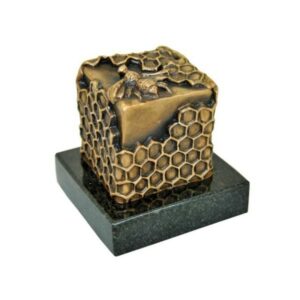 Kocka – bronzový odliatok Darčekové predmety Darčekové predmety