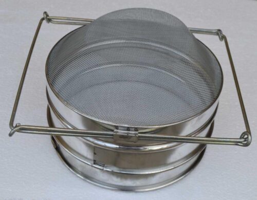 Cedník pocínovaný dvojdielny s nastaviteľnými úchytmi, rovný fi21 cm Filtrácia Filtrácia